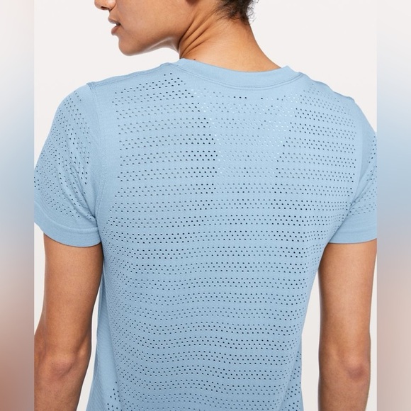 Lululemon Breeze By Short Sleeve Shirt size 8-10 - Picture 4 of 7